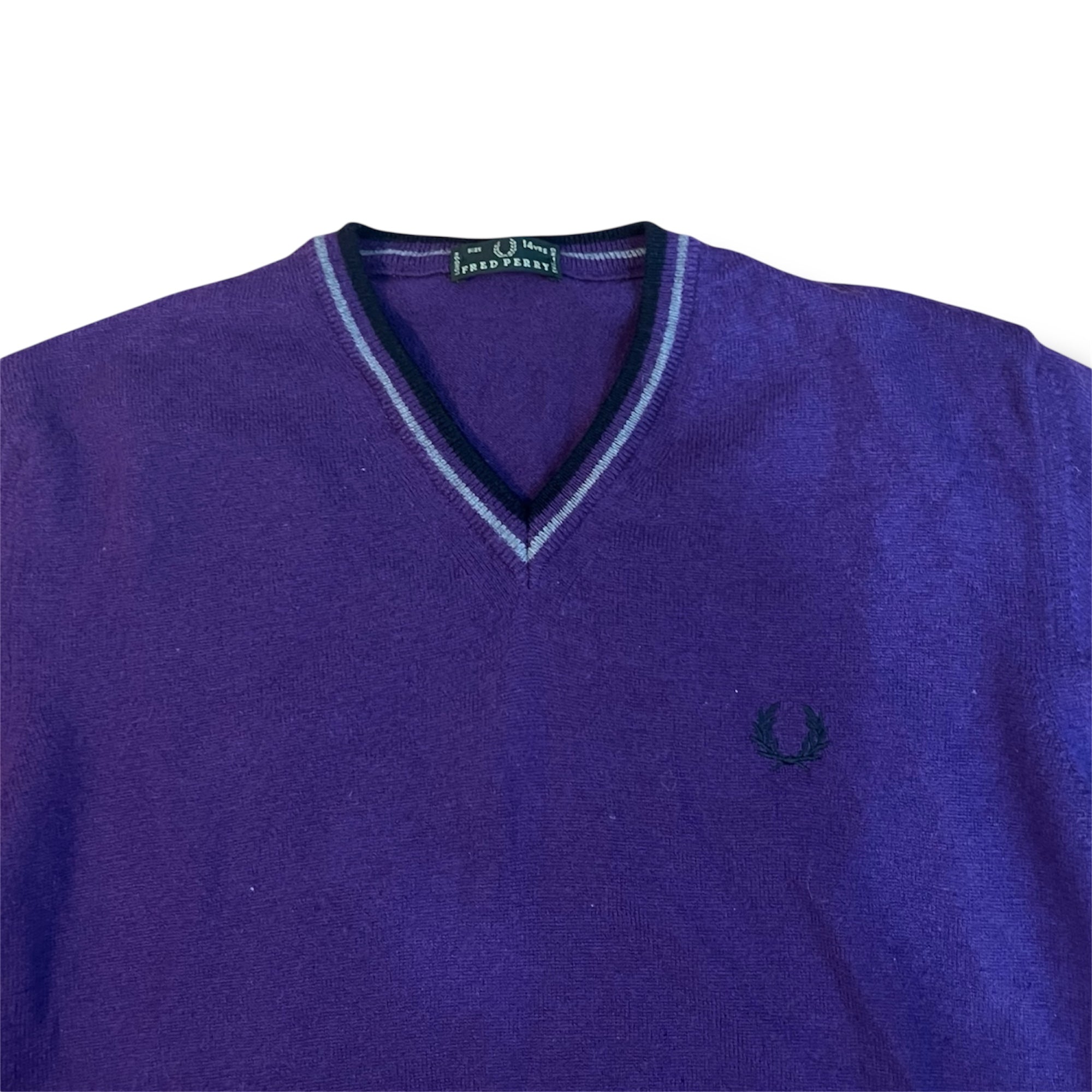 FRED PERRY V-NECK SWEATER (JÚNIOR)
